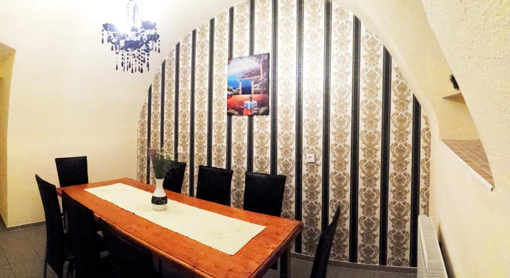 Garden House Hotel Будапеща Екстериор снимка