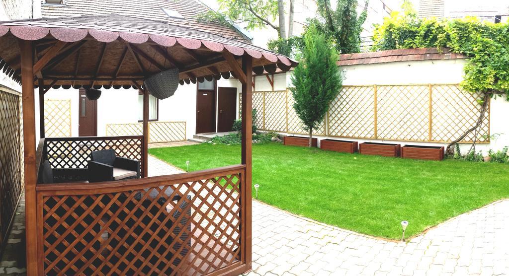 Garden House Hotel Будапеща Екстериор снимка