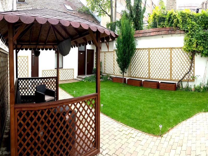 Garden House Hotel Будапеща Екстериор снимка