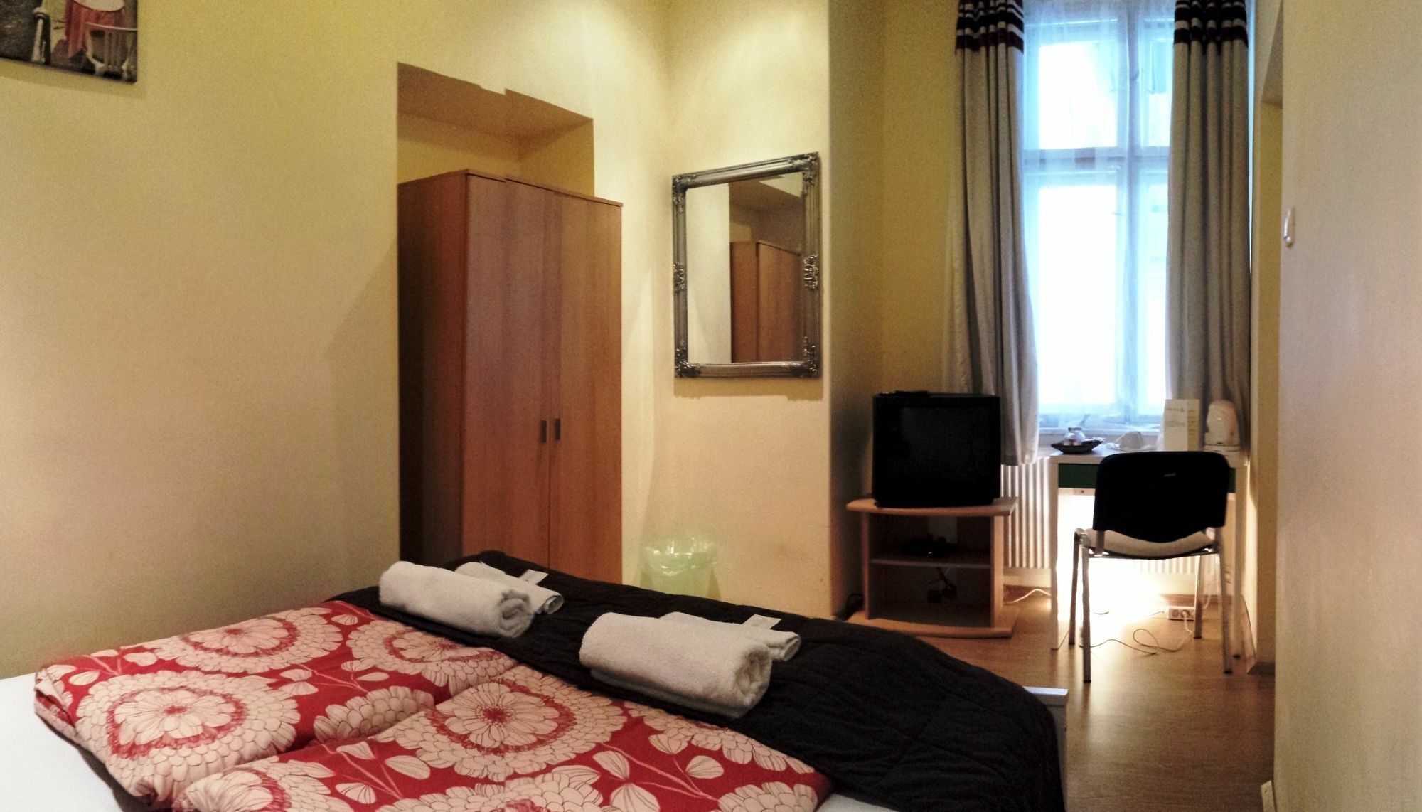 Garden House Hotel Будапеща Екстериор снимка